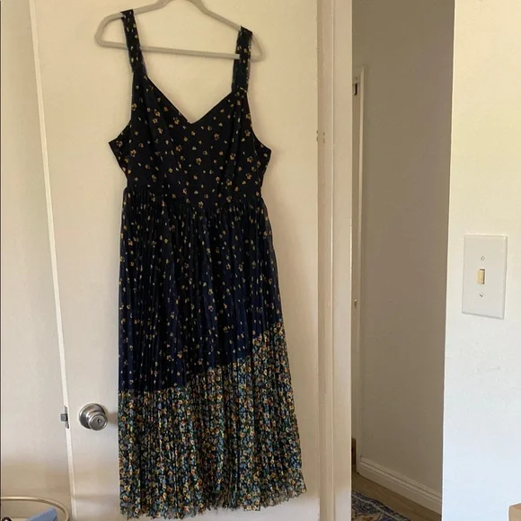 Jason Wu x Eloquii Floral Navy Dress - Picture 2 of 6